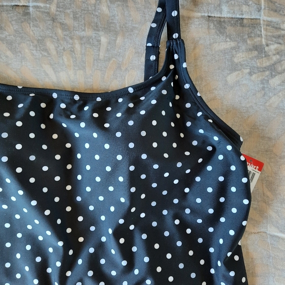 Basic Editions NWT swim top size 14 - Picture 3 of 14